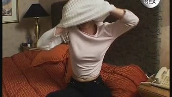 Deutsche Teenie-Blondine Bekommt Es Und Fingert Sich Zum Orgasmus