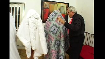Große Schwänze Und Italienische Schönheiten In Vintage-Pornos