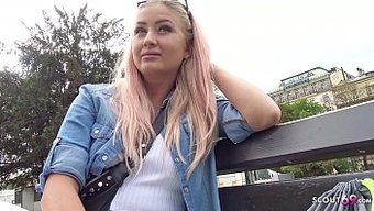 Deutsches Girl Mit Dicken Naturtitten Wird Beim Casting Im Wohnheim Gefickt
