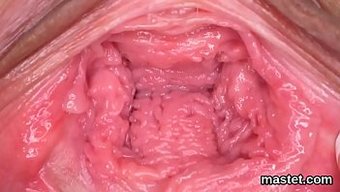 Hd-Schlitzansicht Der Süßen Tschechischen Mädchen Beim Masturbieren Mit Dildo