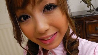 Anri Hoshizaki, Eine Japanische Dame, Liefert Ein Beeindruckendes Orales Vergnügen
