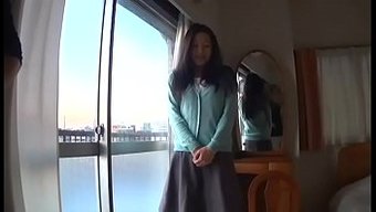 Asiatische Milf Bekommt Ihre Muschi In Heißem Video Gefingert