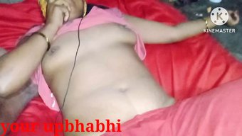 Bisexuelle Desi-Babe Genießt Großen Schwanz Und Sperma Im Mund
