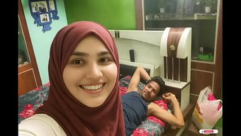 Heiße Indische Desi-Dorf-Bhabhi Aus Pakistan Wird Im Schlafzimmer Vom Lehrer Ordentlich Durchgenommen.