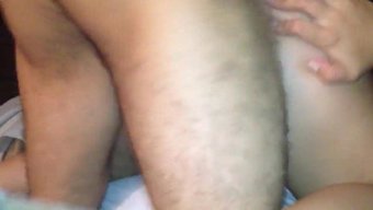 Selbstgemachtes Video Von Einer Heißen Chick, Die Von Einem Hengst Gefickt Wird