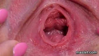 Tschechische Schlampe Lässt Sich Ihr Loch Von Einem Großen Dildo In Hd-Video Dehnen