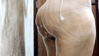 18-Jähriges Indisches Mädchen Masturbiert In Der Badewanne Nach Der Schule