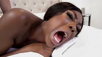 Eine Interracial Schwarze Schönheit Wird Hart Und Schnell Gefickt