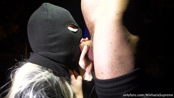Hausgemachtes Video, In Dem Eine Frau Beim Blowjob Fast Erwischt Wird