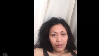 Schau Zu, Wie Ein Mädchen Sich Selbst In Ihrem Selbstgemachten Video Verwöhnt