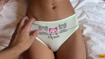 Amateur-Süße Mit Einer Riesigen Muschi Wird Nass Und Wild