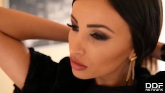 Alyssia Kent, Die Ultimative Milf, Gibt Sich Ihren Tiefsten Wünschen Hin