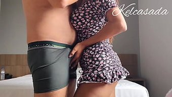 Kels Deepthroat-Fähigkeiten Lassen Ihren Freund Sprachlos