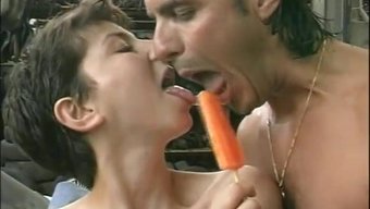 Leccami Tra Le Cosce: Der Beste Handjob In Hd-Video