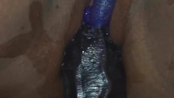 Ebony Babe Nimmt Sich Einen Massiven Dildo Vor
