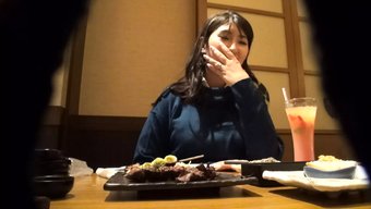 Pov-Sex Mit Einer Japanischen Hausfrau In Einem Heißen Dreier